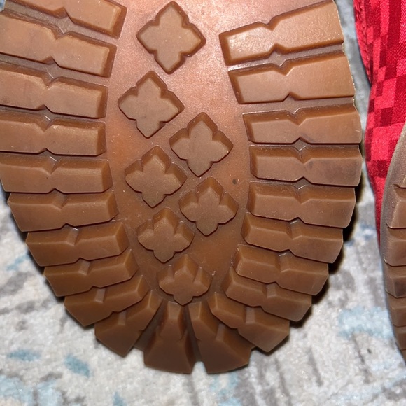 Limited edition red checkered board timberlands - Picture 13 of 14